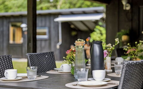 Gesine - 20Km to the Fjord: Mobilia, Mobili Da Esterno, Tavolo, Tavolo Esterno, Sedia, Vaso Di Fiori, Tavola, Cucina & Sala Da Pranzo Tavolo, Giardino, Terrazza