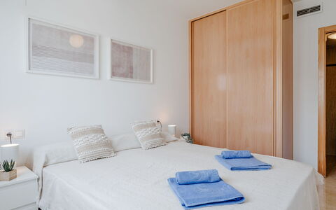 Oliva Nova Cabagua: Parete, Interior Design, Mobilia, Letto, Legna, Camera Da Letto, Pavimento, Pavimentazione, Soffitto, Camera