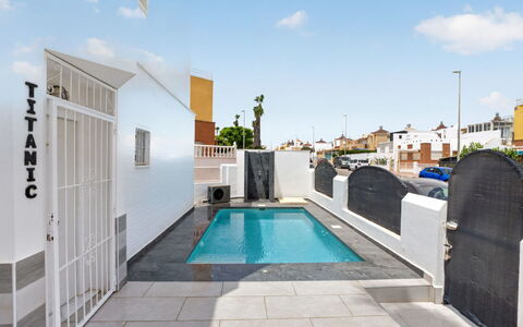 Titanic: Materiale Composito, Calcestruzzo, Piscina, Piastrella, Design, Recinzione