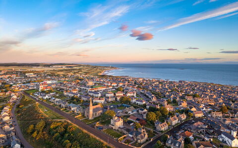 The Cottage: Zona Residenziale, Orizzonte, Visione Globale, Città, Zona Urbana, Costa, Fotografia Aerea, Mare, Costiera E Morfologie Oceanic, Urban Design