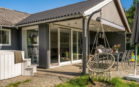 Rəzvan - from the Sea: Mobilia, Interior Design, Pavimentazione, Soffitto, Pavimento, Sedia, Camera, Illuminazione, Tavolo, Cucina & Sala Da Pranzo Tavolo