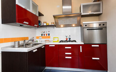 Villa Cristiana: Cucina, Elettrodomestico Da Cucina, Cabinetry, Mobilia, Apparecchio Major, Cucina Stufa, Controsoffitto, Legna, Interior Design, Stufa