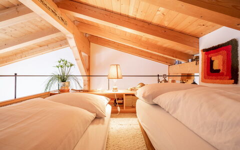 Casa Pleun: Interior Design, Mobilia, Legna, Pavimentazione, Soffitto, Pavimento, Letto, Camera Da Letto, Camera, Casa