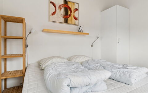 Sannie - 2.8Km from the Sea: Letto, Mobilia, Camera Da Letto, Parete, Interior Design, Legna, Pavimento, Pavimentazione, Lenzuolo, Bedding