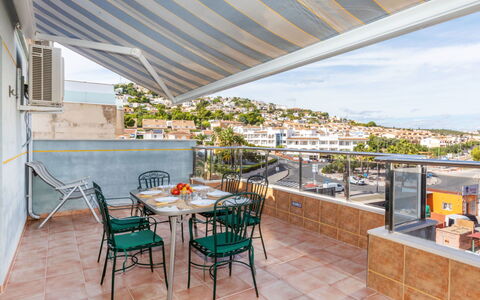 Marina Azul: Appartamento, Sedia, Balcone, Pianta Della Casa, Ricorrere, Mobili Da Esterno, Hotel, Attico