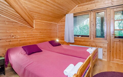 Kolin Kuningas: Legna, Soffitto, Pavimento, Color Legno, Latifoglie, Villetta, Plank, Camera Da Letto, Pavimento In Legno, Letto