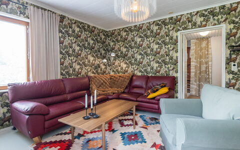 Alpola: Interior Design, Mobilia, Pavimentazione, Parete, Pavimento, Legna, Soffitto, Divano, Soggiorno, Camera