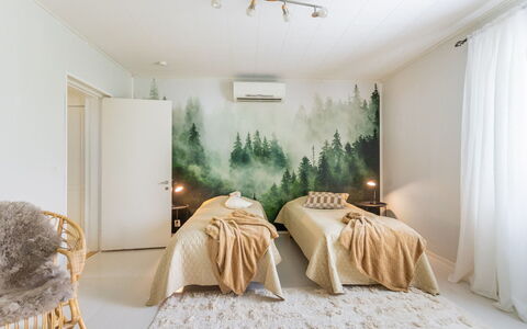 Alpola: Interior Design, Mobilia, Parete, Camera Da Letto, Pavimentazione, Pavimento, Legna, Soffitto, Camera, Letto
