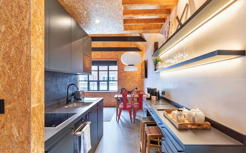 Bognor Regis 602: Cucina, Controsoffitto, Interior Design, Mobilia, Pavimentazione, Parete, Legna, Soffitto, Lampada, Pavimento