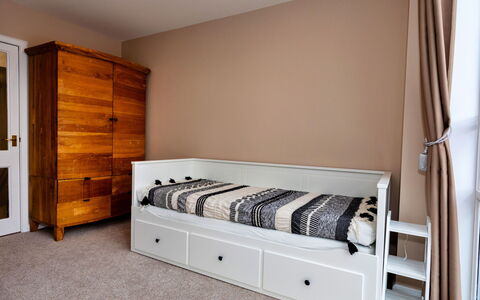 The Kiln: Mobilia, Interior Design, Parete, Pavimento, Pavimentazione, Letto, Legna, Camera, Camera Da Letto, Tessile