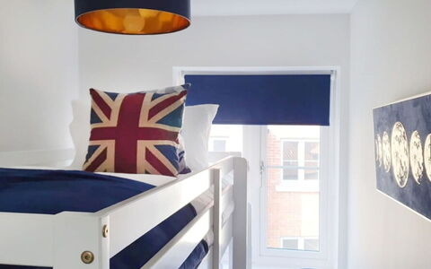 Captains Retreat, Whitby: Interior Design, Mobilia, Camera Da Letto, Letto, Pavimentazione, Pavimento, Lancia Cuscino, Camera, Bedding, Cuscino