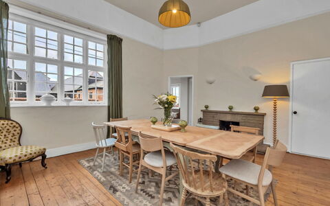Clavering Hall: Mobilia, Interior Design, Pavimentazione, Pavimento, Legna, Tavolo, Soffitto, Sedia, Cucina & Sala Da Pranzo Tavolo, Sala Da Pranzo