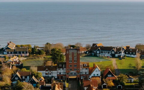 Arc Thorpeness: Costruzione, Casa, Paesaggio, Zona Residenziale, Casa, Lotto, Tetto, Torre, Sobborgo, Villetta