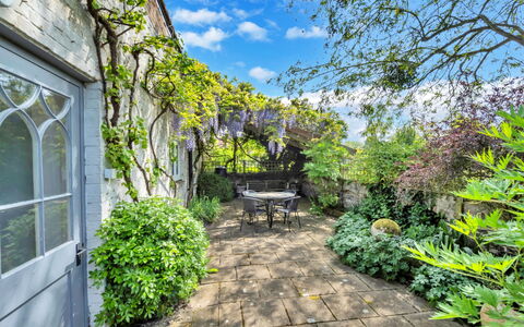 The Pottage: Vegetazione, Arbusto, Comunita 'Impianto, Giardino, Groundcover, Flagstone, Cortile, Landscaping, Passerella