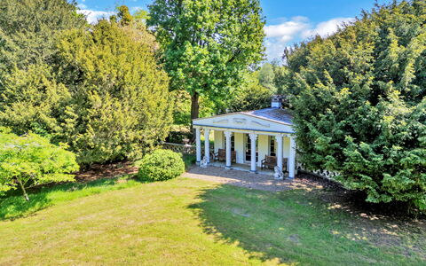 The Pottage: Albero, Foglia, Arbusto, Paesaggio, Giardino, Lotto, Groundcover, Prato, Colonna, Shade