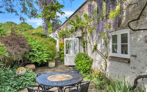 The Pottage: Foglia, Vegetazione, Arbusto, Giardino, Comunita 'Impianto, Groundcover, Porta, Primavera, Villetta