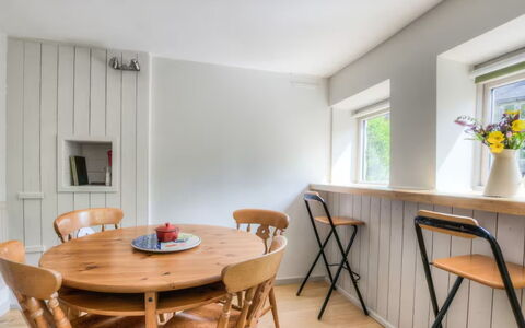Town End Barn: Mobilia, Pavimentazione, Interior Design, Pavimento, Parete, Legna, Tavolo, Cucina & Sala Da Pranzo Tavolo, Sedia, Sala Da Pranzo