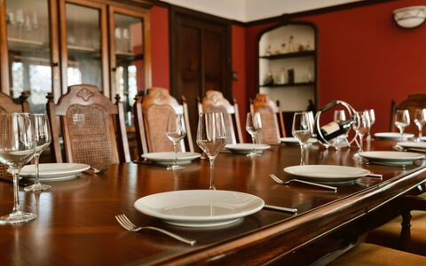 Greenacres: Mobilia, Tavolo, Sala Da Pranzo, Sedia, Cucina & Sala Da Pranzo Tavolo, Legna, Interior Design, Pavimentazione, Illuminazione, Marrone