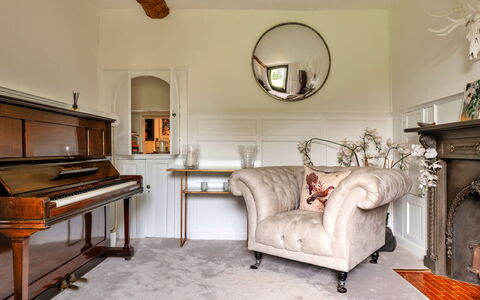 Morley House: Mobilia, Interior Design, Parete, Legna, Pavimentazione, Pavimento, Illuminazione, Cornice, Soffitto, Soggiorno