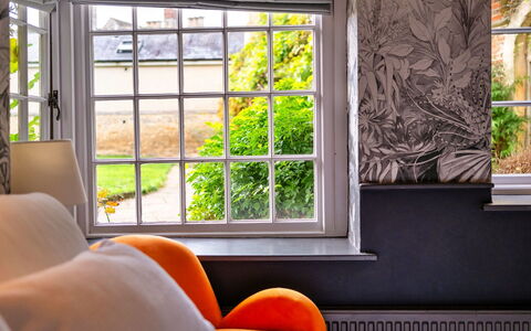 Morley House: Interior Design, Tessile, Finestra Trattamento, Shade, Bicchiere, Soggiorno, Per Finestre, Cuscino, Tenda