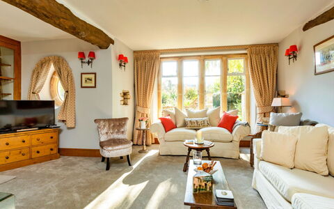 Dunford Barn: Mobilia, Interior Design, Legna, Divano, Casa, Soggiorno, Illuminazione, Casa, Camera, Soffitto