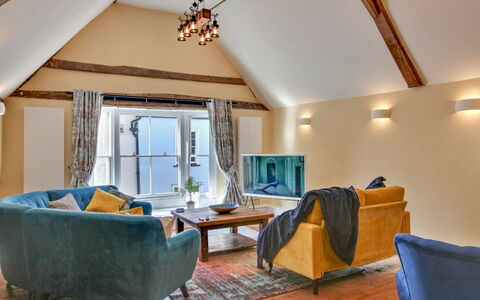 Josua, Maldon: Mobilia, Interior Design, Legna, Soffitto, Camera, Casa, Illuminazione, Soggiorno, Pavimentazione, Divano