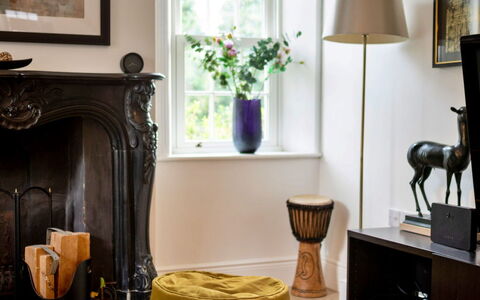 The Mount: Mobilia, Interior Design, Parete, Pavimentazione, Pavimento, Legna, Casa, Soggiorno, Illuminazione, Cornice