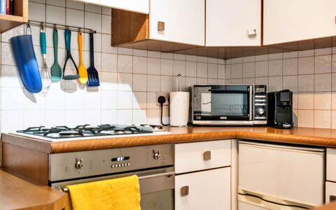 Bath 602: Elettrodomestico Da Cucina, Cucina, Controsoffitto, Apparecchio Major, Cabinetry, Cucina Stufa, Interior Design, Elettrodomestico, Stufa, Stufa A Gas