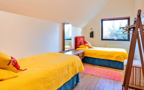 Canal Central: Interior Design, Legna, Pavimentazione, Soffitto, Pavimento, Mobilia, Camera, Camera Da Letto, Casa, Letto