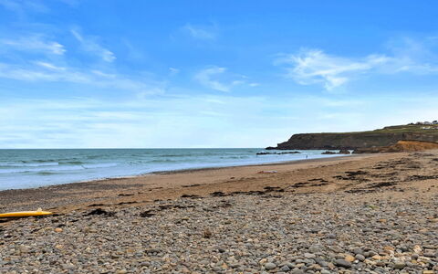 Sea Thrift at Widemouth Bay: Cielo, Blu, Acqua, Spiaggia, Costa, Corpo D'Acqua, Orizzonte, Ambiente Naturale, Costiera E Morfologie Oceanic, Roccia