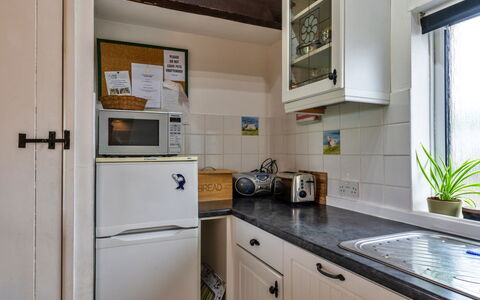 Barn, Quinceborough Farm: Legna, Cucina, Apparecchio Major, Controsoffitto, Cabinetry, Elettrodomestico Da Cucina, Lavandino Della Cucina, Stufa, Cucina Stufa, Color Legno