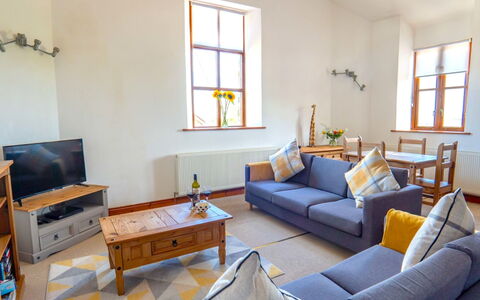Fields Barn at Widemouth Bay: Mobilia, Interior Design, Pavimentazione, Parete, Pavimento, Legna, Soffitto, Divano, Camera, Soggiorno