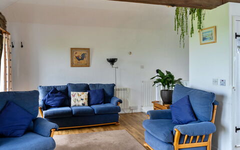 Mucklow, Quinceborough Farm: Mobilia, Interior Design, Divano, Pavimentazione, Legna, Pavimento, Soggiorno, Camera, Tavolo, Sedia