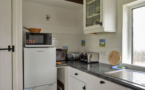 Mucklow, Quinceborough Farm: Cucina, Elettrodomestico Da Cucina, Apparecchio Major, Controsoffitto, Interior Design, Legna, Cabinetry, Pavimentazione, Elettrodomestico, Camera