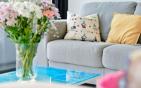 Lansdowne: Mobilia, Divano, Cuscino, Interior Design, Soggiorno, Lancia Cuscino, Cuscino, Casa, Tessile
