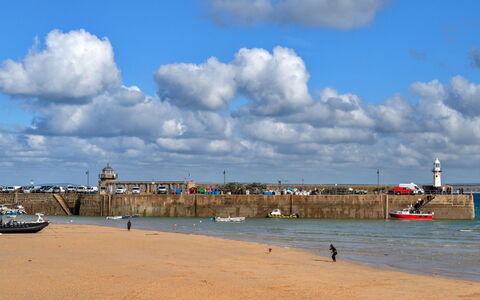 St. Ives 636: Cielo, Acqua, Corpo D'Acqua, Estate, Mare, Costa, Orizzonte, Nube, Costiera E Morfologie Oceanic, Spiaggia