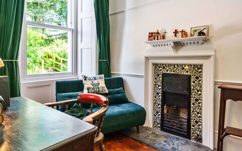 The Old Vicarage: Interior Design, Legna, Mobilia, Pavimentazione, Pavimento, Casa, Camera, Cornice, Soggiorno, Color Legno
