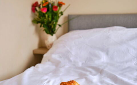 Looe Valley View: Mobilia, Biancheria, Cibo, Bedding, Camera Da Letto, Lancia Cuscino, Lenzuolo, Cuscino, Prima Colazione