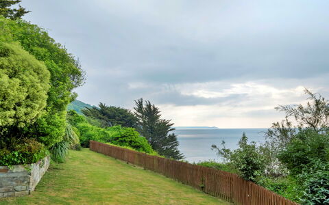 Little Watch House: Verde, Vegetazione, Paesaggio Naturale, Arbusto, Mare, Costiera E Morfologie Oceanic, Costa, Oceano, Recinzione