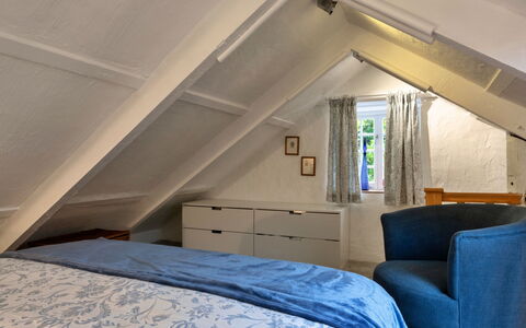 Spray Barn: Interior Design, Camera Da Letto, Letto, Legna, Soffitto, Pavimentazione, Mobilia, Pavimento, Camera, Illuminazione