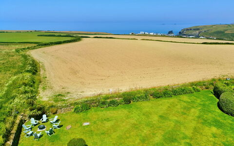 The Coast House: Paesaggio Naturale, Pascolo, Plain, Campo, Paesaggio, Lotto, Visione Globale, Area Rurale, Fotografia Aerea, Prateria