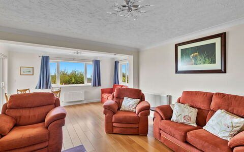 Lavender Waye: Mobilia, Interior Design, Legna, Pavimentazione, Pavimento, Soffitto, Divano, Casa, Camera, Soggiorno