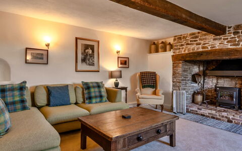 Syncocks Farm Cottage: Mobilia, Parete, Legna, Interior Design, Pavimentazione, Soggiorno, Divano, Soffitto, Casa, Pavimento