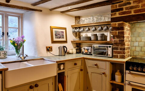 Syncocks Farm Cottage: Legna, Mobilia, Interior Design, Cucina, Cabinetry, Pavimentazione, Casa, Illuminazione, Soffitto, Elettrodomestico Da Cucina