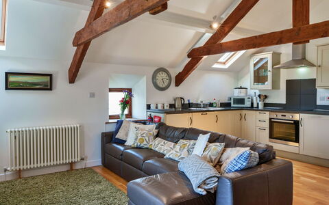 Little Norley: Mobilia, Interior Design, Legna, Pavimentazione, Soffitto, Divano, Pavimento, Camera, Casa, Soggiorno