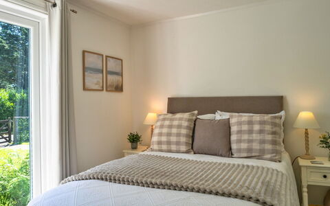 Brockwood: Letto, Mobilia, Bedding, Interior Design, Camera Da Letto, Lenzuolo, Biancheria, Legna, Camera, Soffitto