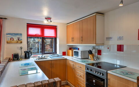 Tarquol Cottage, Stowford: Cucina, Elettrodomestico Da Cucina, Controsoffitto, Apparecchio Major, Mobilia, Cucina Stufa, Cabinetry, Interior Design, Stufa, Pavimentazione