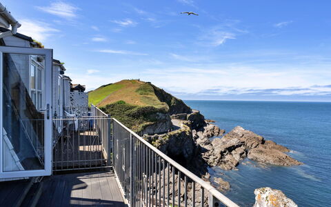 Sea Views Apartment in Ilfracombe: Acqua, Corpo D'Acqua, Costa, Mare, Costiera E Morfologie Oceanic, Promontorio, Terreno, Oceano, Riva, Promontorio