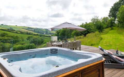 Coulscott Old Barn: Piscina, Ricorrere, Eco Hotel, Vasca Idromassaggio, Vasca Da Bagno, Estate, Landscaping, Agriturismo, Idraulico Fixture