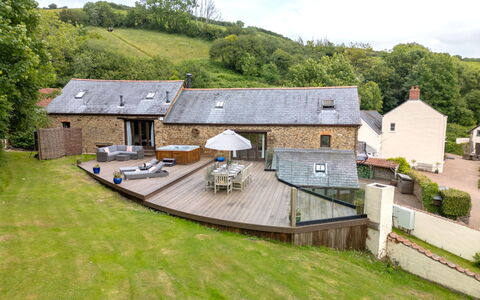 Coulscott Old Barn: Tetto, Casa, Casa, Villetta, Lotto, Agriturismo, Estate, Giardino, Cortile, Landscaping